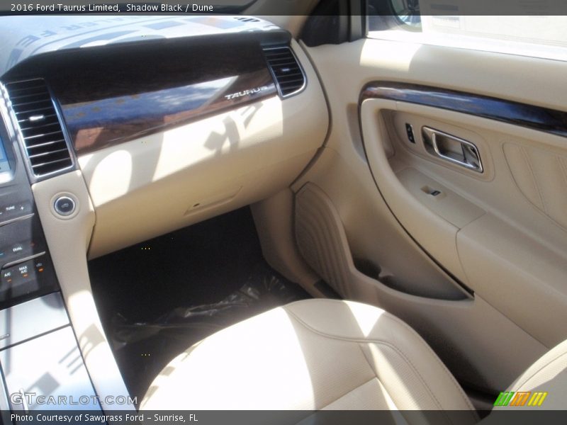 Shadow Black / Dune 2016 Ford Taurus Limited