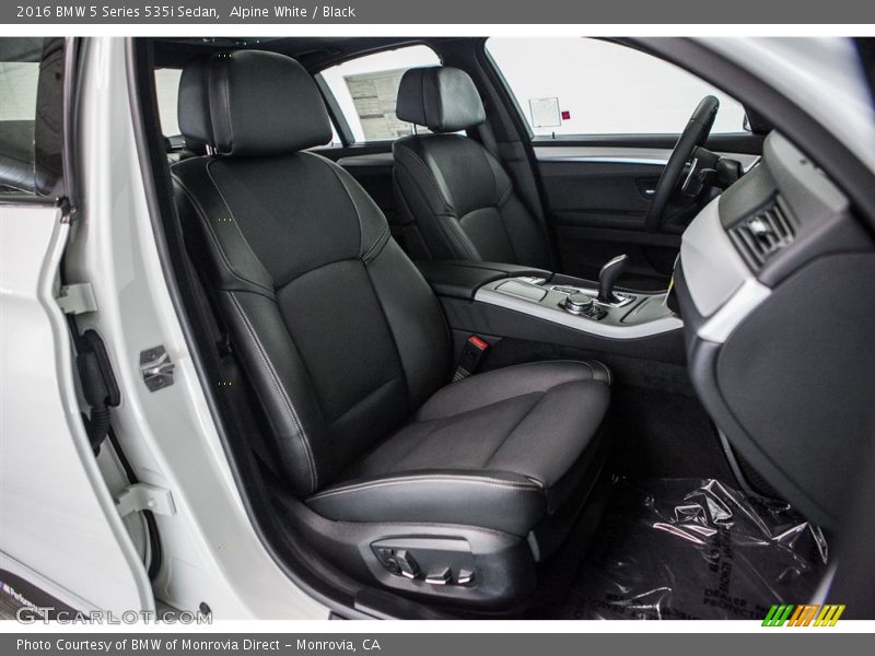 Alpine White / Black 2016 BMW 5 Series 535i Sedan