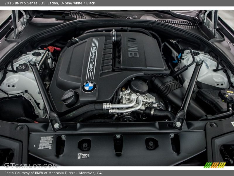 Alpine White / Black 2016 BMW 5 Series 535i Sedan