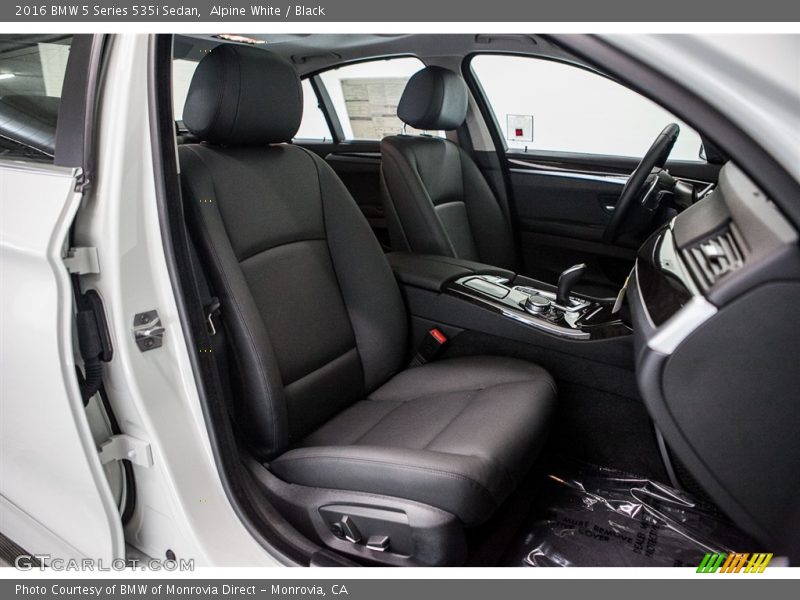 Alpine White / Black 2016 BMW 5 Series 535i Sedan