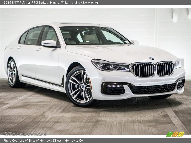 Front 3/4 View of 2016 7 Series 750i Sedan