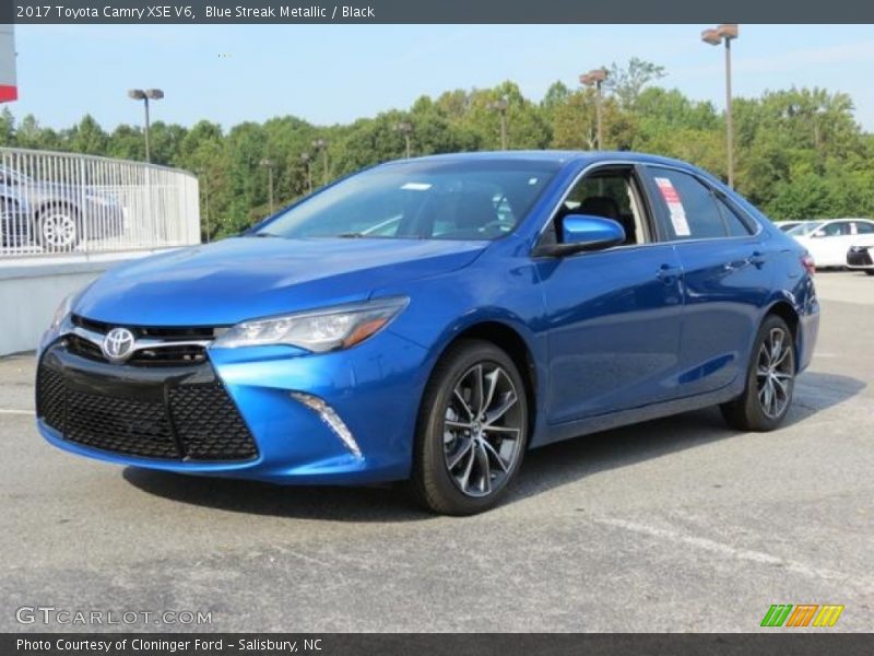 Front 3/4 View of 2017 Camry XSE V6