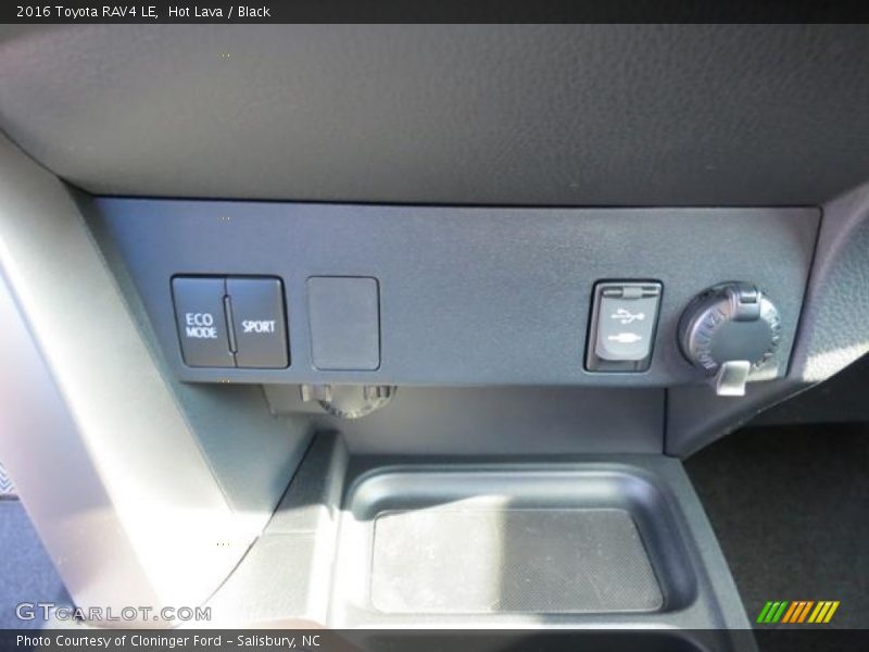 Hot Lava / Black 2016 Toyota RAV4 LE