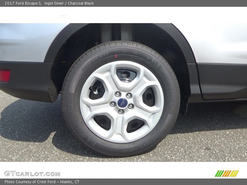 Ingot Silver / Charcoal Black 2017 Ford Escape S