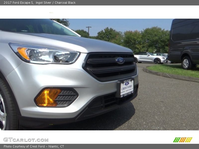 Ingot Silver / Charcoal Black 2017 Ford Escape S