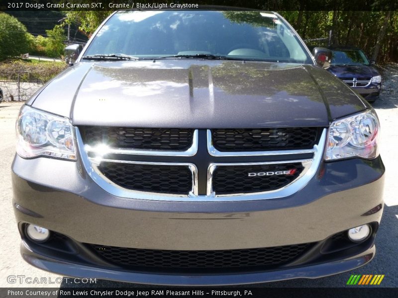 Granite / Black/Light Graystone 2017 Dodge Grand Caravan SXT