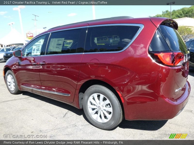 Velvet Red Pearl / Cognac/Alloy/Toffee 2017 Chrysler Pacifica Touring L
