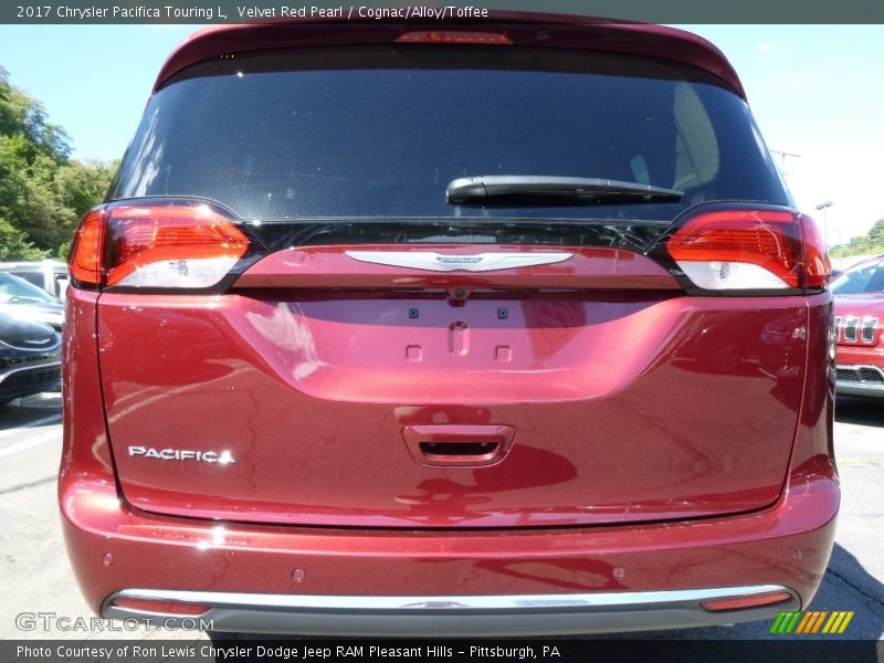 Velvet Red Pearl / Cognac/Alloy/Toffee 2017 Chrysler Pacifica Touring L