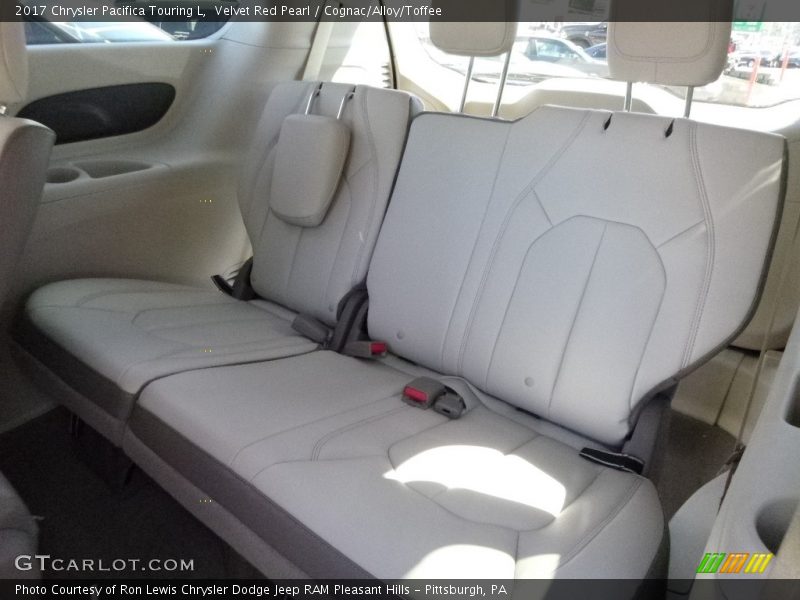 Velvet Red Pearl / Cognac/Alloy/Toffee 2017 Chrysler Pacifica Touring L