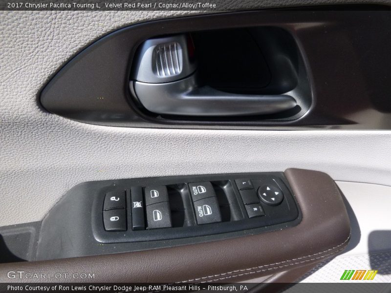 Velvet Red Pearl / Cognac/Alloy/Toffee 2017 Chrysler Pacifica Touring L