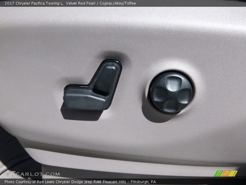 Velvet Red Pearl / Cognac/Alloy/Toffee 2017 Chrysler Pacifica Touring L