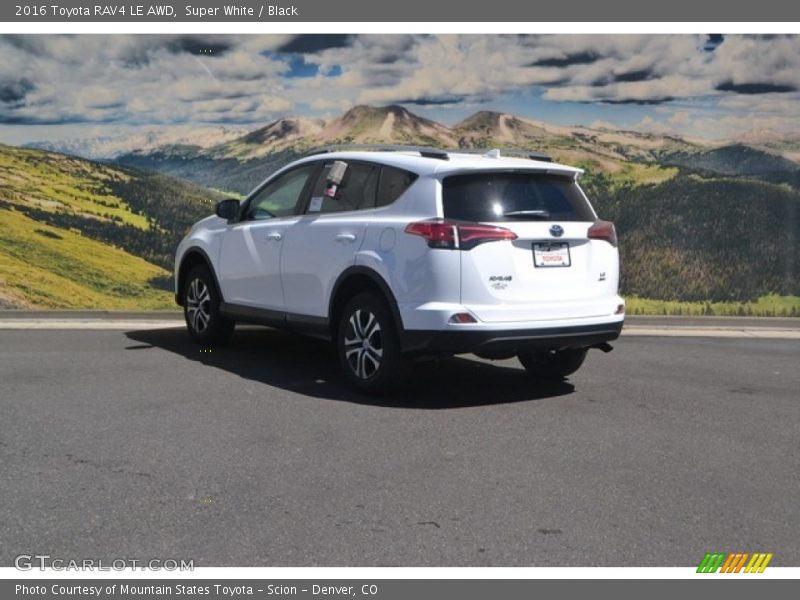Super White / Black 2016 Toyota RAV4 LE AWD