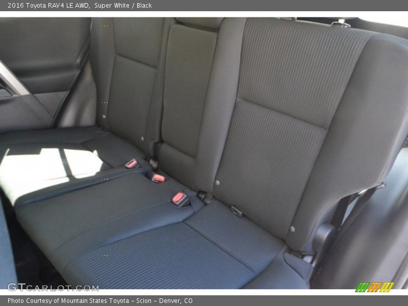 Super White / Black 2016 Toyota RAV4 LE AWD