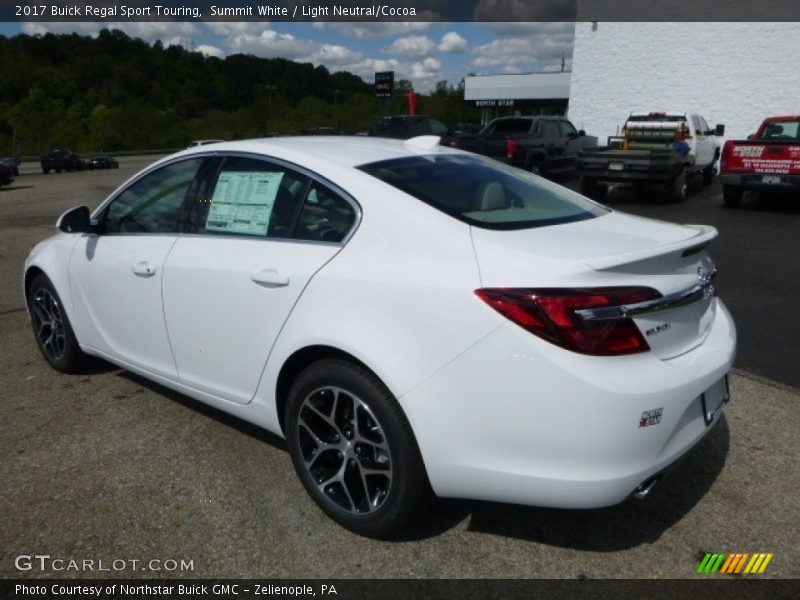 Summit White / Light Neutral/Cocoa 2017 Buick Regal Sport Touring