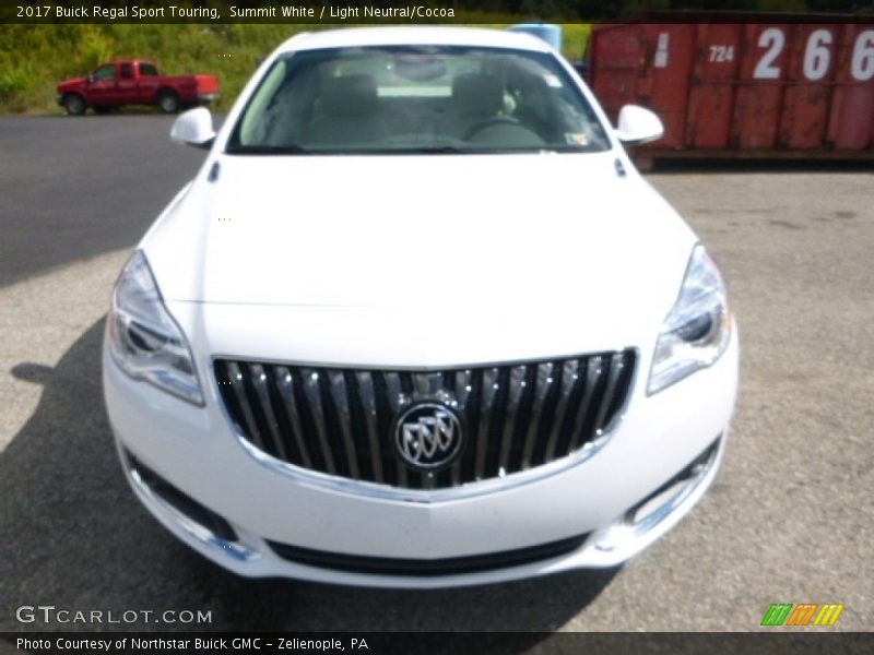 Summit White / Light Neutral/Cocoa 2017 Buick Regal Sport Touring