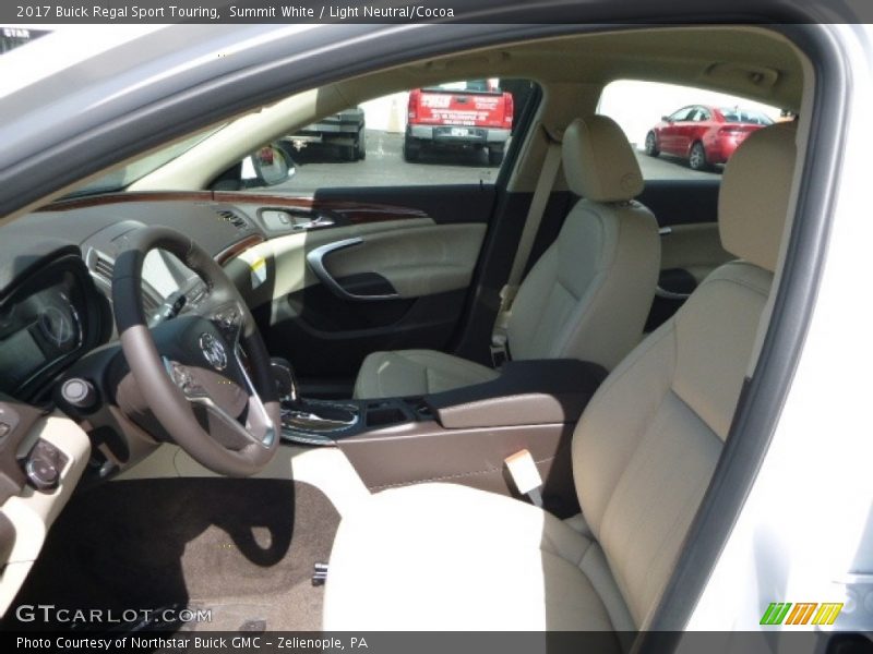 Summit White / Light Neutral/Cocoa 2017 Buick Regal Sport Touring