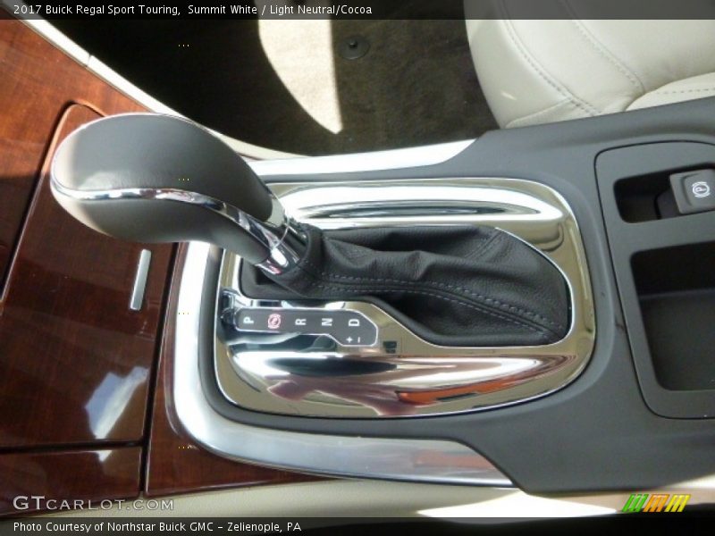 Summit White / Light Neutral/Cocoa 2017 Buick Regal Sport Touring