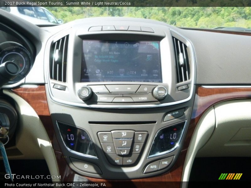 Summit White / Light Neutral/Cocoa 2017 Buick Regal Sport Touring