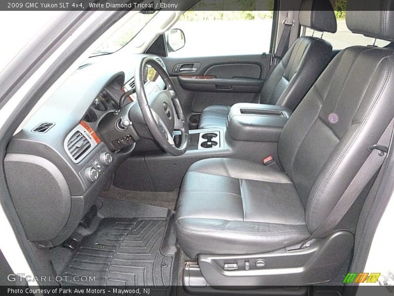 White Diamond Tricoat / Ebony 2009 GMC Yukon SLT 4x4