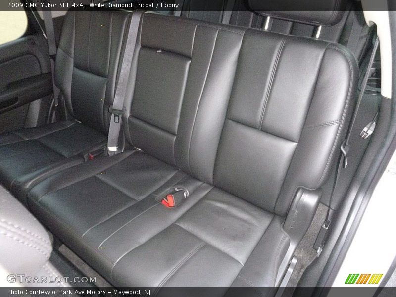 White Diamond Tricoat / Ebony 2009 GMC Yukon SLT 4x4