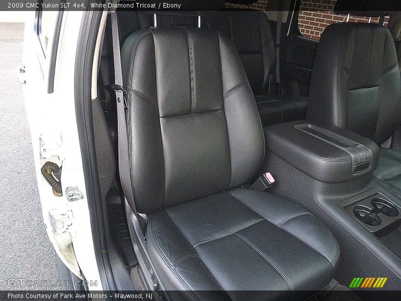 White Diamond Tricoat / Ebony 2009 GMC Yukon SLT 4x4