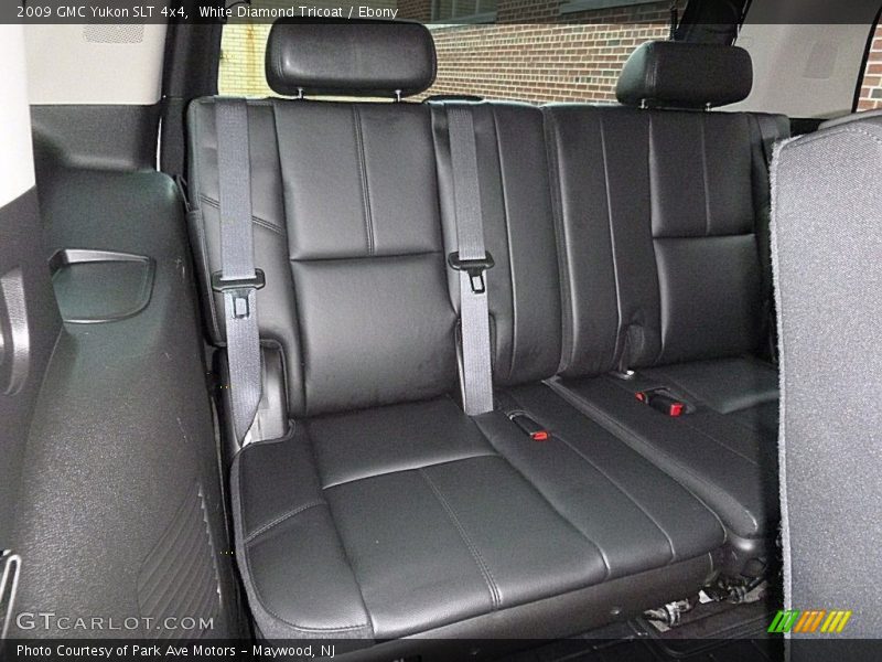 White Diamond Tricoat / Ebony 2009 GMC Yukon SLT 4x4