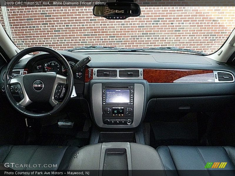 White Diamond Tricoat / Ebony 2009 GMC Yukon SLT 4x4