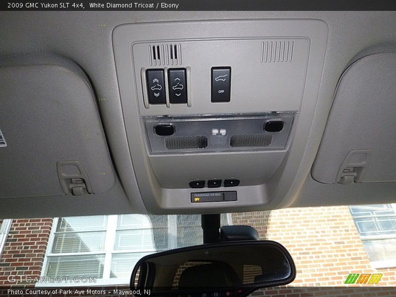 White Diamond Tricoat / Ebony 2009 GMC Yukon SLT 4x4