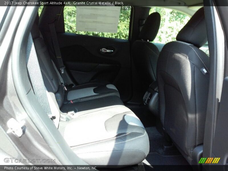 Granite Crystal Metallic / Black 2017 Jeep Cherokee Sport Altitude 4x4