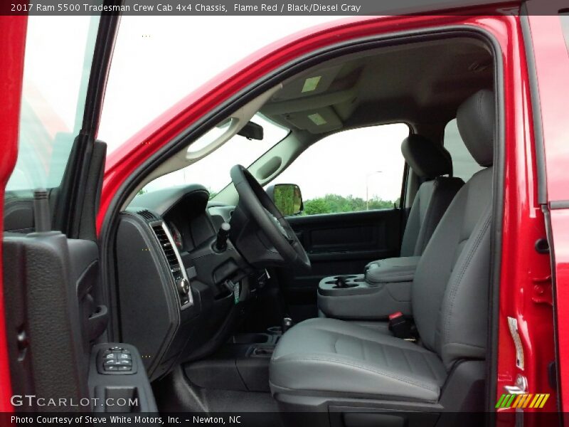  2017 5500 Tradesman Crew Cab 4x4 Chassis Black/Diesel Gray Interior