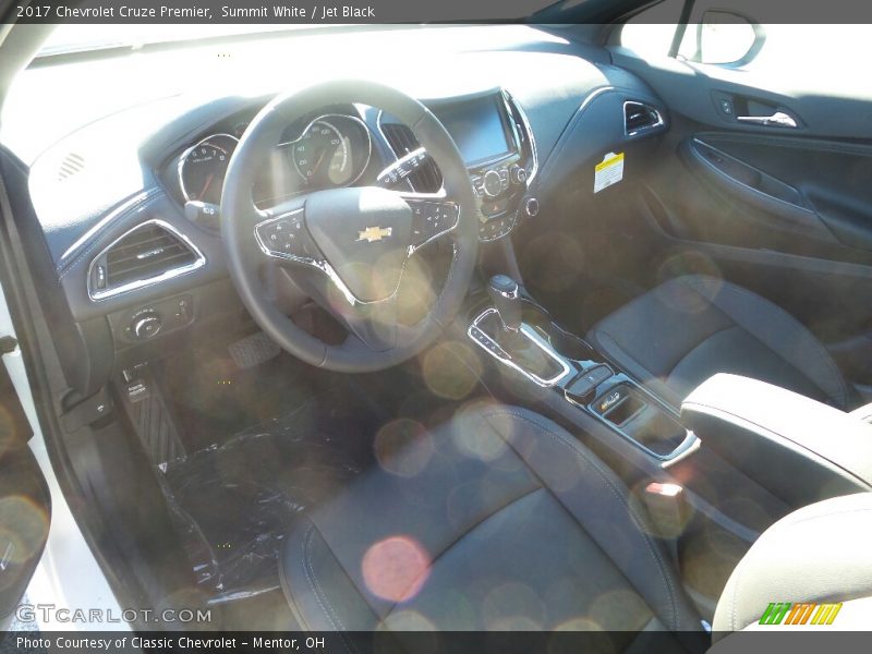 Summit White / Jet Black 2017 Chevrolet Cruze Premier