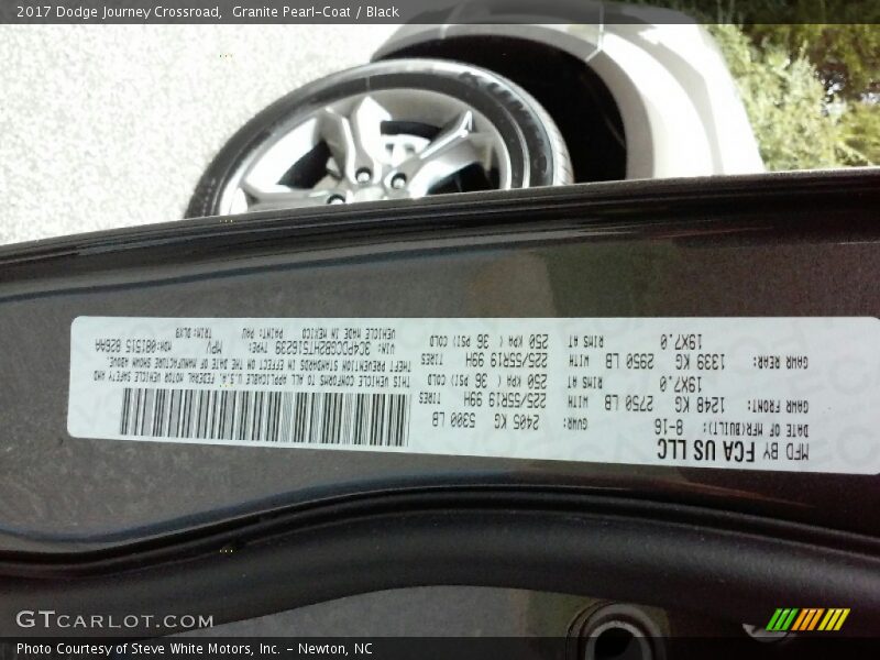 Granite Pearl-Coat / Black 2017 Dodge Journey Crossroad