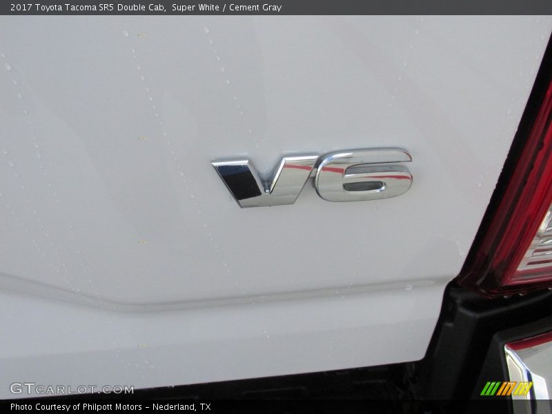 Super White / Cement Gray 2017 Toyota Tacoma SR5 Double Cab