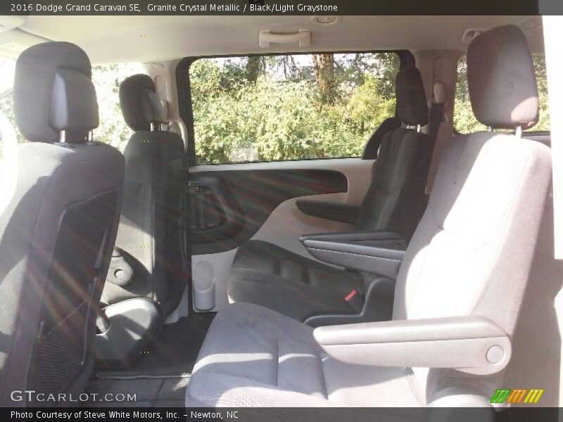 Granite Crystal Metallic / Black/Light Graystone 2016 Dodge Grand Caravan SE