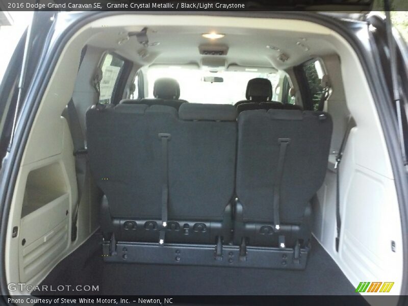 Granite Crystal Metallic / Black/Light Graystone 2016 Dodge Grand Caravan SE
