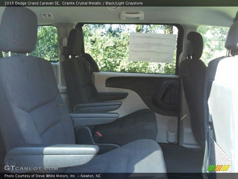 Granite Crystal Metallic / Black/Light Graystone 2016 Dodge Grand Caravan SE