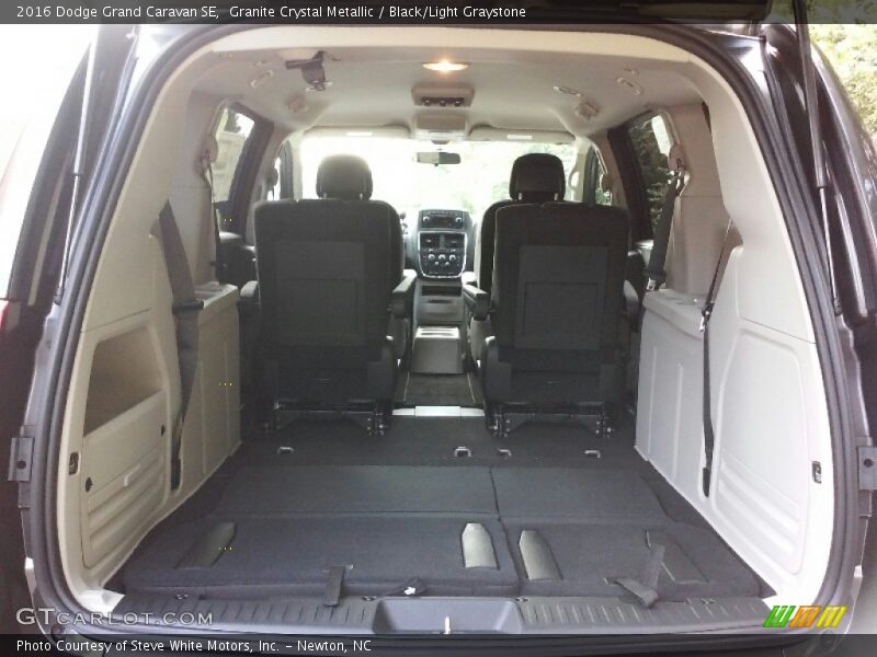 Granite Crystal Metallic / Black/Light Graystone 2016 Dodge Grand Caravan SE