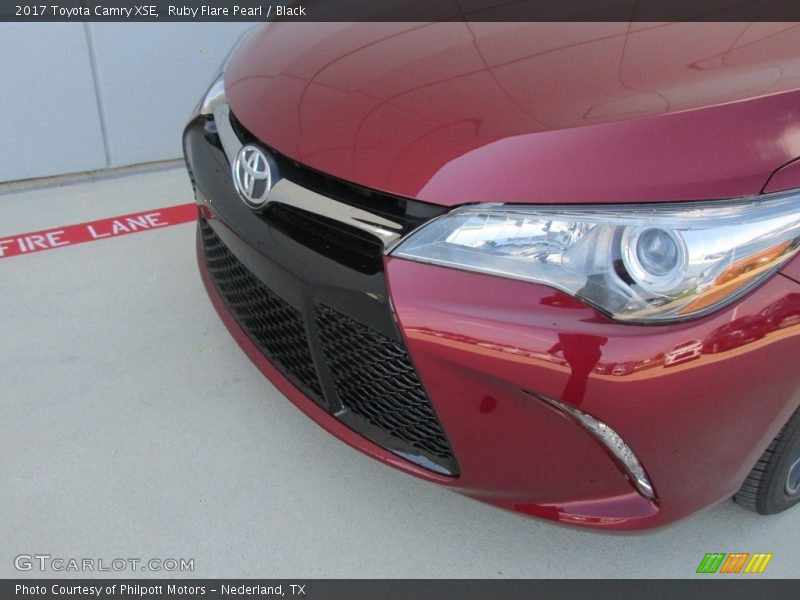 Ruby Flare Pearl / Black 2017 Toyota Camry XSE