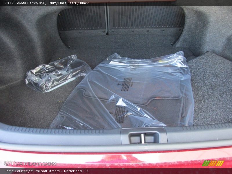 Ruby Flare Pearl / Black 2017 Toyota Camry XSE