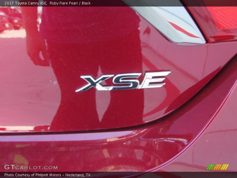 Ruby Flare Pearl / Black 2017 Toyota Camry XSE