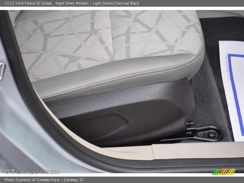 Ingot Silver Metallic / Light Stone/Charcoal Black 2012 Ford Fiesta SE Sedan