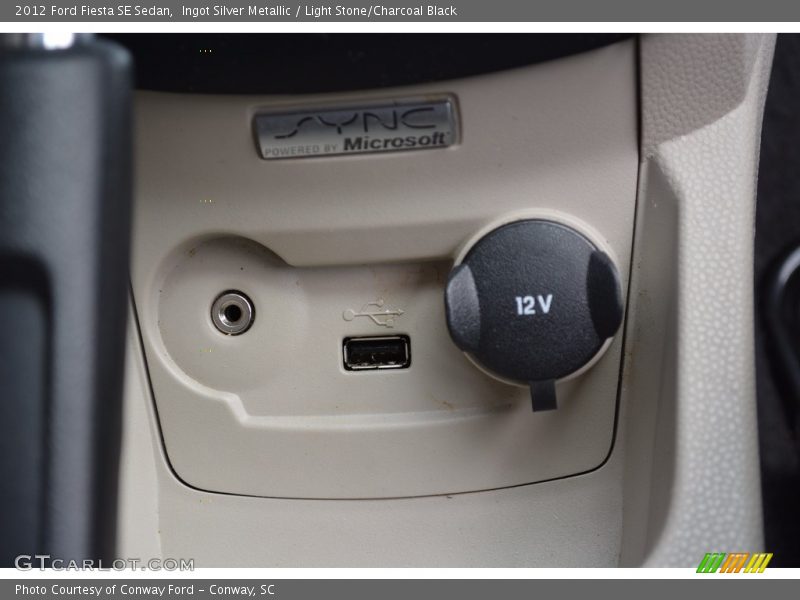 Ingot Silver Metallic / Light Stone/Charcoal Black 2012 Ford Fiesta SE Sedan