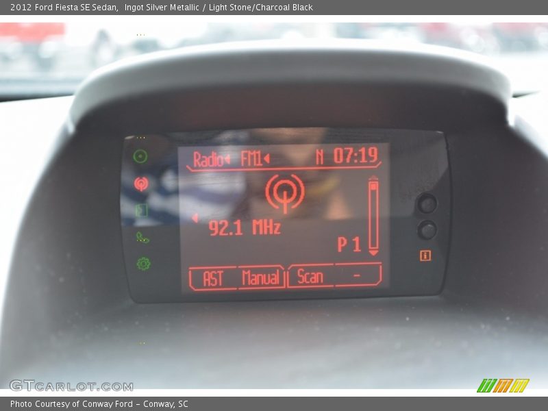 Ingot Silver Metallic / Light Stone/Charcoal Black 2012 Ford Fiesta SE Sedan