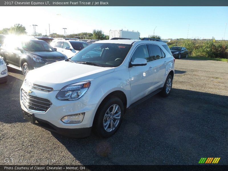 Iridescent Pearl Tricoat / Jet Black 2017 Chevrolet Equinox LT