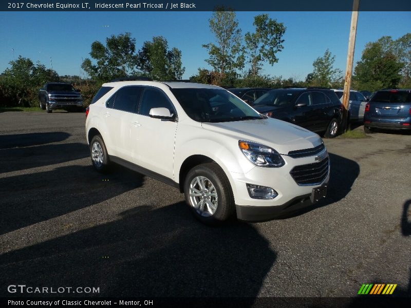 Iridescent Pearl Tricoat / Jet Black 2017 Chevrolet Equinox LT