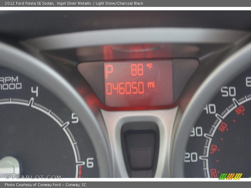 Ingot Silver Metallic / Light Stone/Charcoal Black 2012 Ford Fiesta SE Sedan