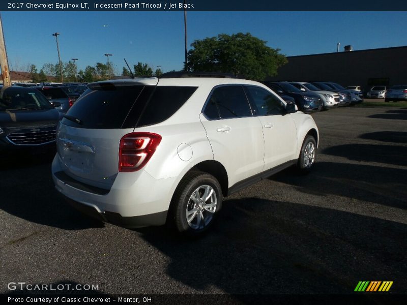 Iridescent Pearl Tricoat / Jet Black 2017 Chevrolet Equinox LT