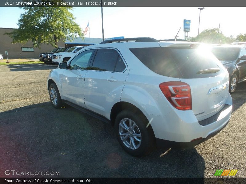 Iridescent Pearl Tricoat / Jet Black 2017 Chevrolet Equinox LT