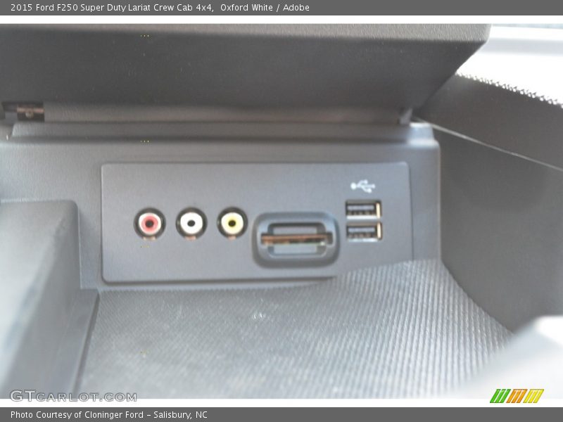 Oxford White / Adobe 2015 Ford F250 Super Duty Lariat Crew Cab 4x4