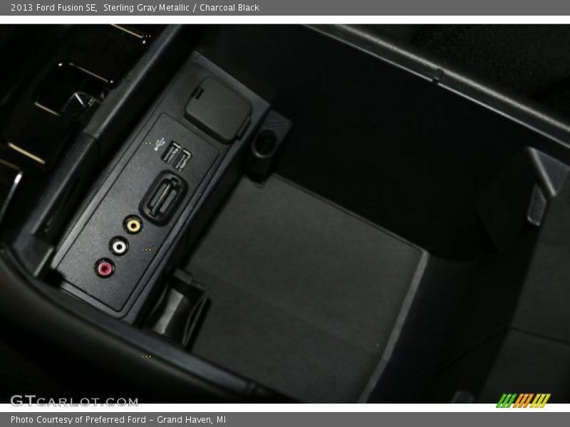 Sterling Gray Metallic / Charcoal Black 2013 Ford Fusion SE